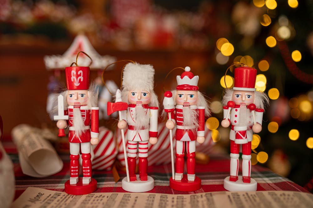 Figurki do zawieszenia - Dziadek do orzechów - ZAWIESZKI NA CHOINKĘ 4szt