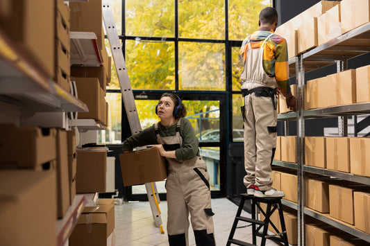 Wiosenne porządki w biznesie – jak optymalizacja procesów logistycznych wpływa na i wysyłki paczek