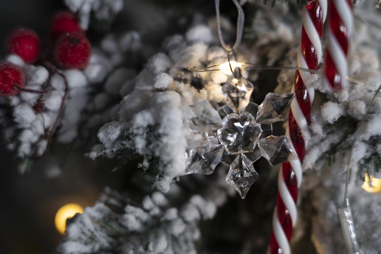 Świąteczna zawieszka na choinkę "Śnieżynka"