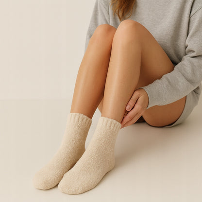 Antypoślizgowe skarpetki długie pluszowe – UNIWERSALNY ROZMIAR, CIEPŁE SKARPETY DOMOWE NA PREZENT