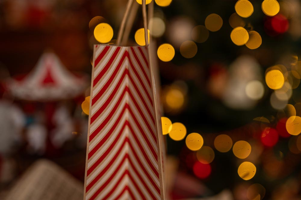 Papierowa torba świąteczna na prezenty - 270x210x110mm - 4 wzory - ZESTAW #2 - ŚREDNI ROZMIAR