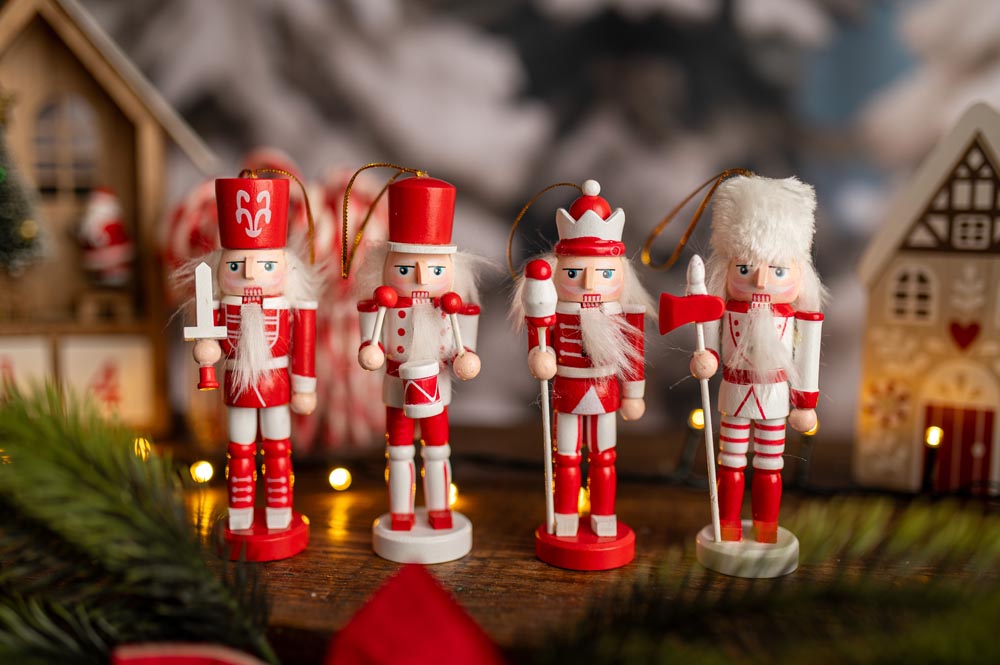 Figurki do zawieszenia - Dziadek do orzechów - ZAWIESZKI NA CHOINKĘ 4szt