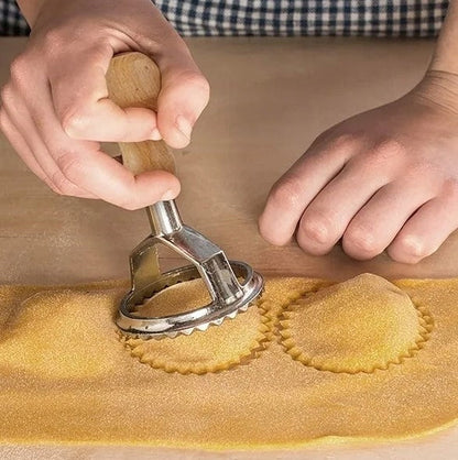 Wykrawacz do pierogów, uszek, forma do ciasta