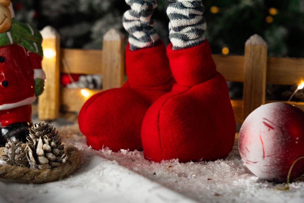 Świąteczny gnom skrzat z regulowanymi nogami