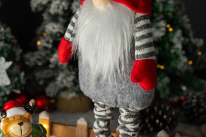 Świąteczny gnom skrzat z regulowanymi nogami